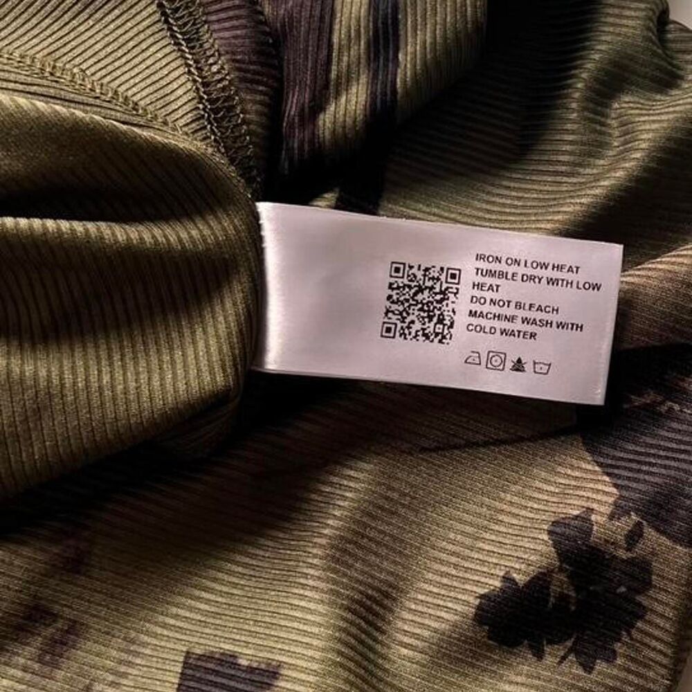 Olive Green Ribbed Graphic Top Women’s XS - Picture 5 of 6